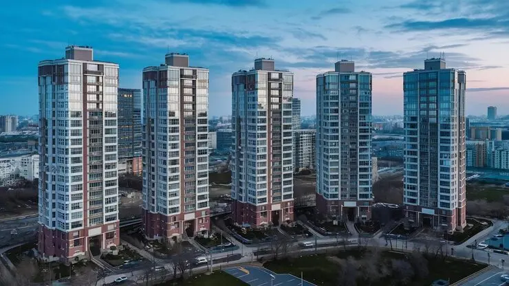 Naman Xana luxury apartment tower at Worli Seaface Mumbai with sea view